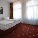 Parkhotel Szálloda