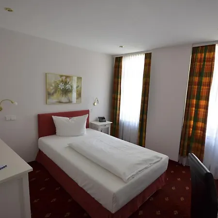 Parkhotel מלון הלמשטדט