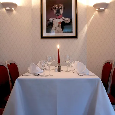 מלון Parkhotel 3*